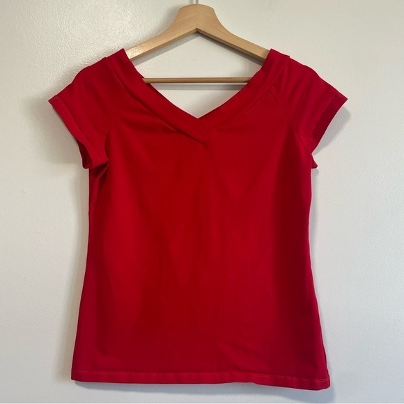 Red Moon V Neck  T-Shirt - Picture 3 of 6